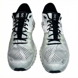 On Cloud X Men’s Running Shoes White Black Size 10.5 Sneakers Cross Training Gym